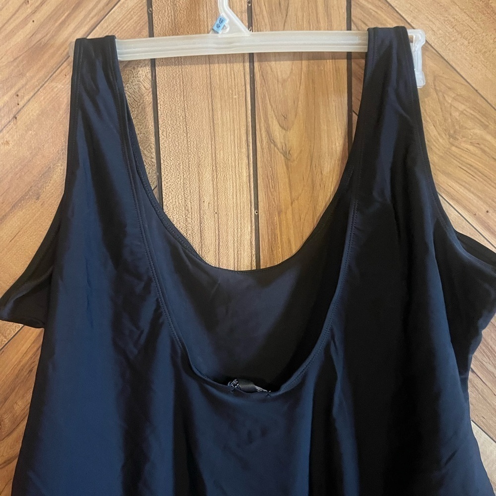 Boo Hoo Women’s Plus Size 24 Black One Piece Swimsuit NWT - Picture 6 of 9